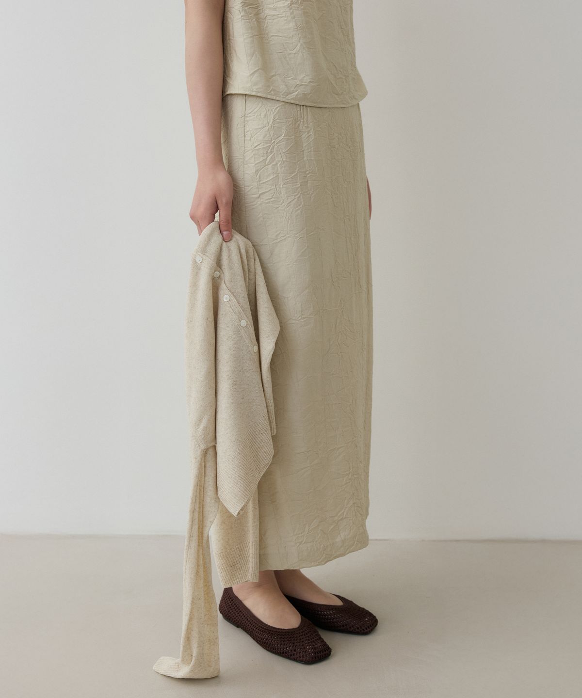 토와브(TOWAV) MILLS WRINKLE SKIRT_BEIGE