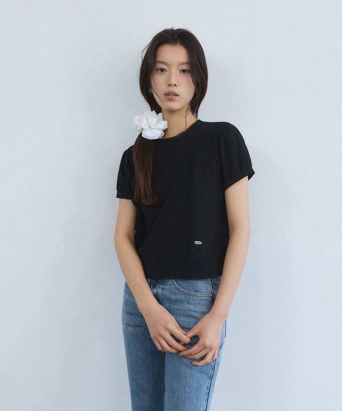 어다울(ADAUL) Lace line pintuck soft blouse - black