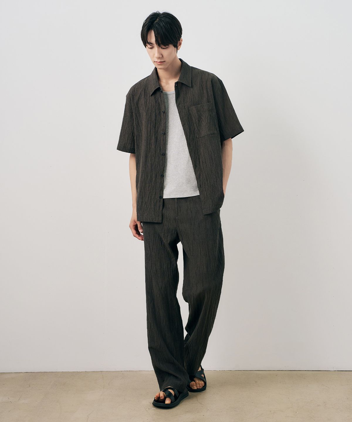 마인드브릿지(MINDBRIDGE) [COUTURE]크리즈 오버핏 반팔 주름 셔츠 - 2color