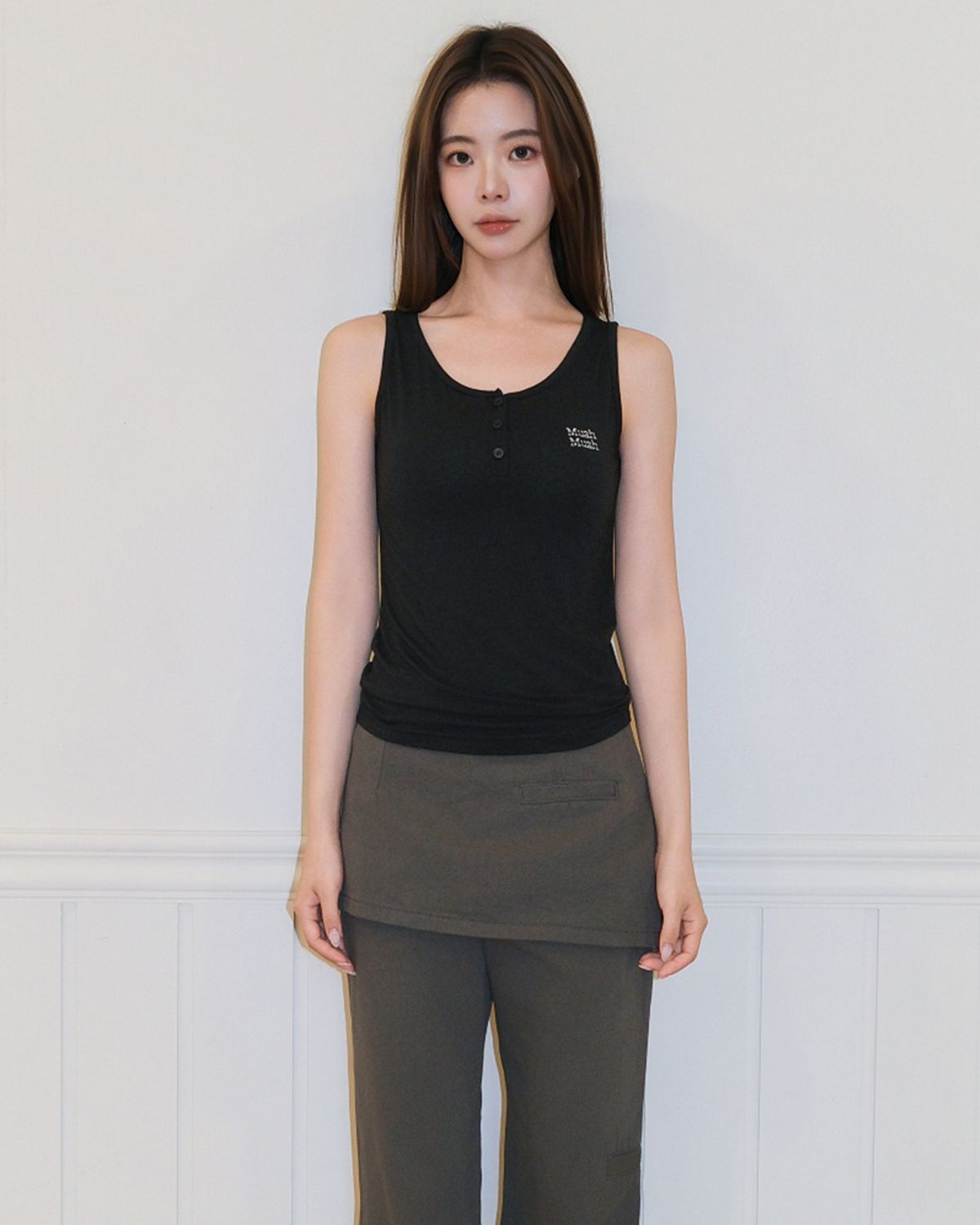 무아무아(MUAHMUAH) 슬림 헨리넥 슬리브리스 [블랙]