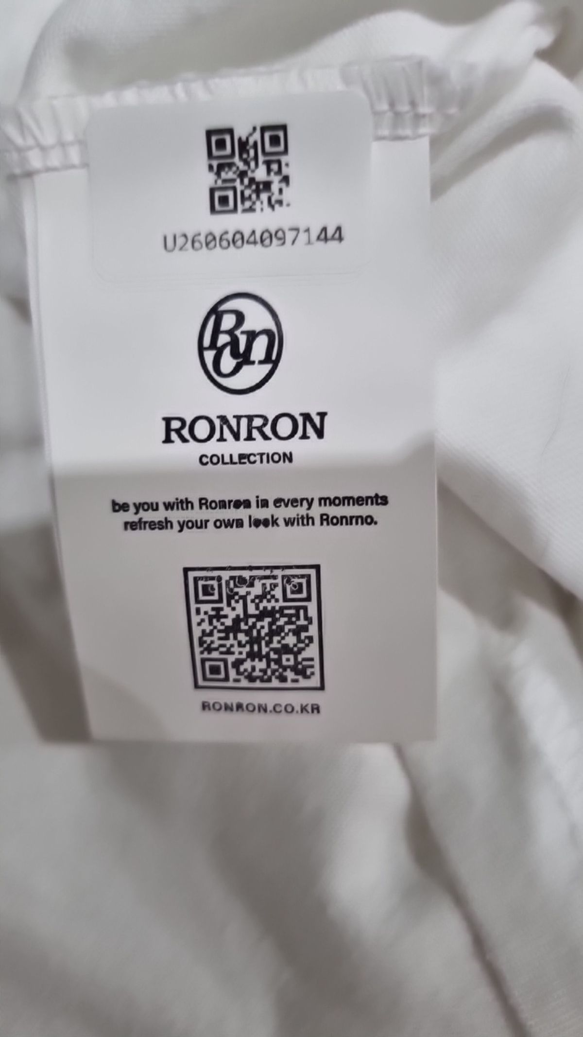 론론(RONRON) 반소매 티셔츠