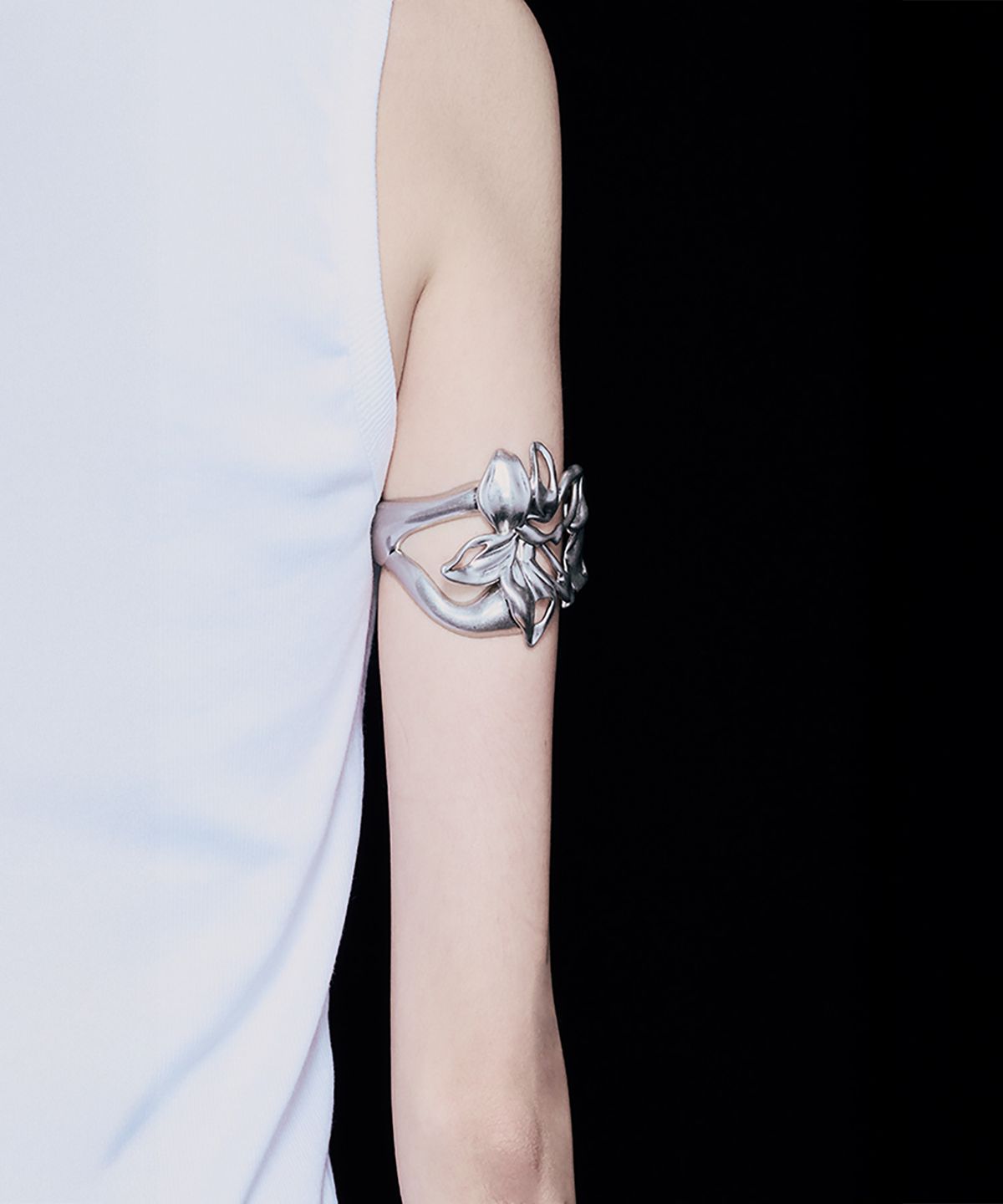 에트오소메(ETRE AU SOMMET) Bloom Form Bangle