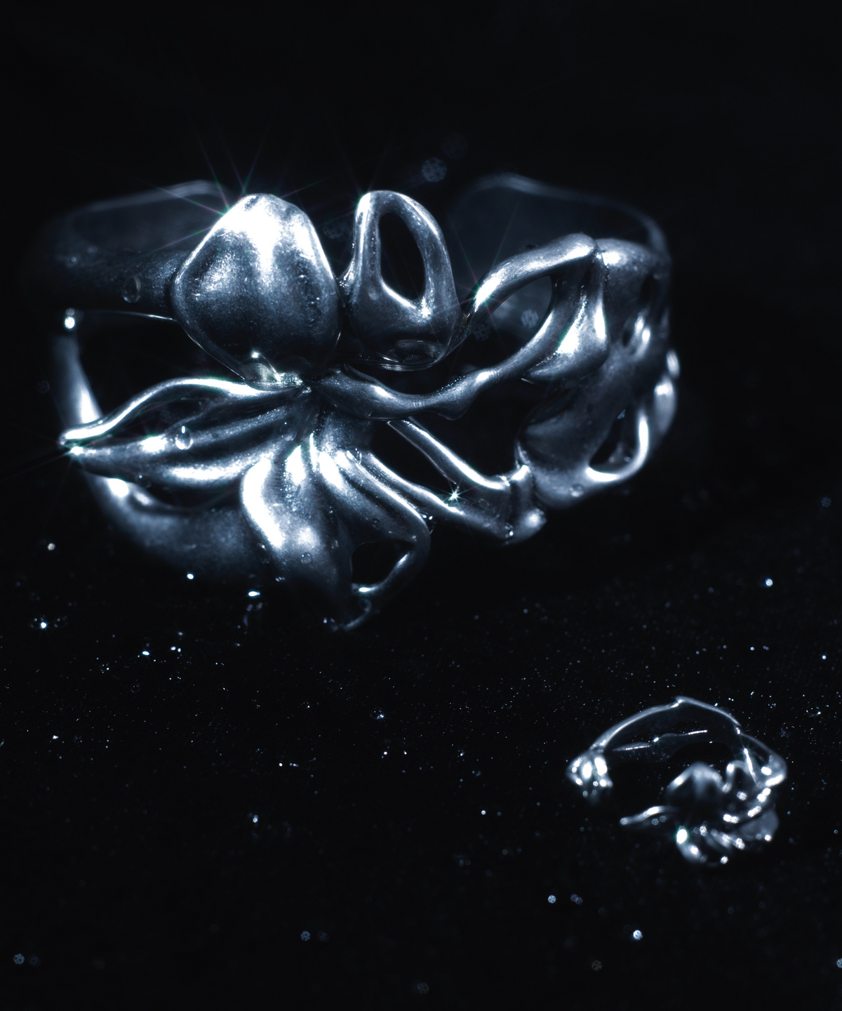 에트오소메(ETRE AU SOMMET) Bloom Form Bangle