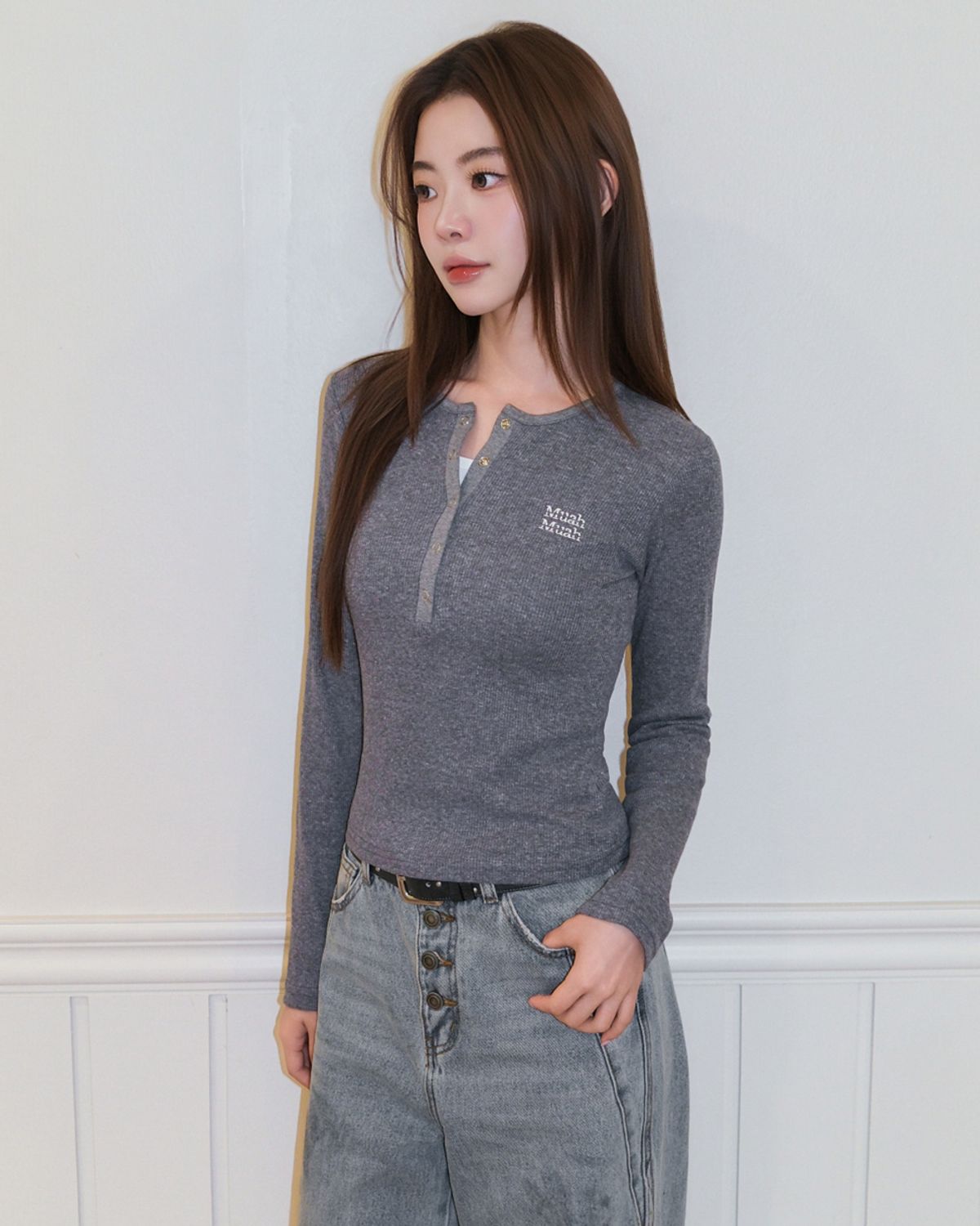 무아무아(MUAHMUAH) 와플 헨리넥 긴팔 티셔츠 [그레이]