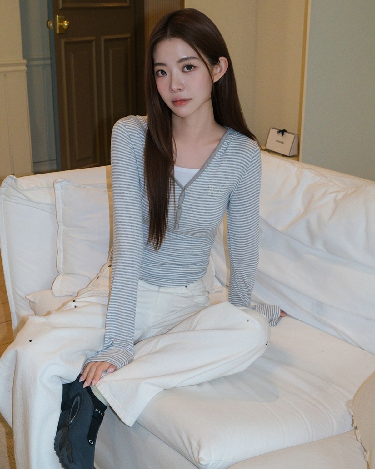 무아무아(MUAHMUAH) 브러쉬 스트라이프 후드 긴팔티 [그레이]