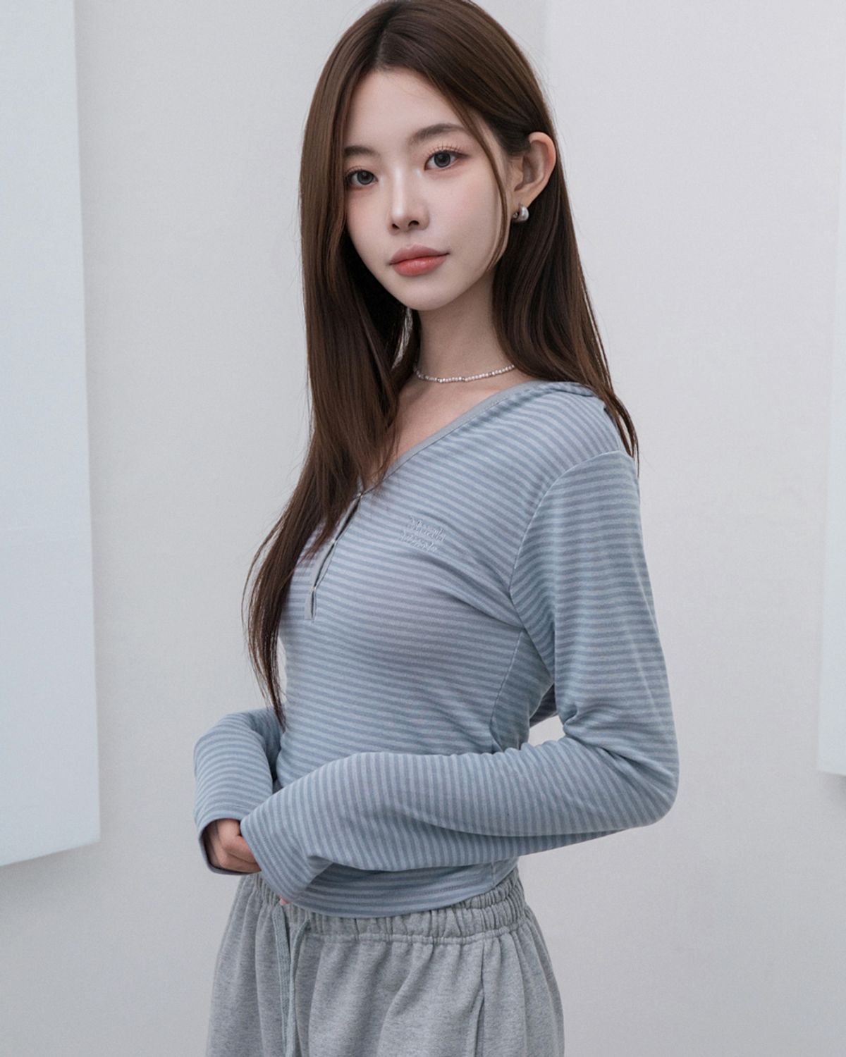 무아무아(MUAHMUAH) 브러쉬 스트라이프 후드 긴팔티 [블루]