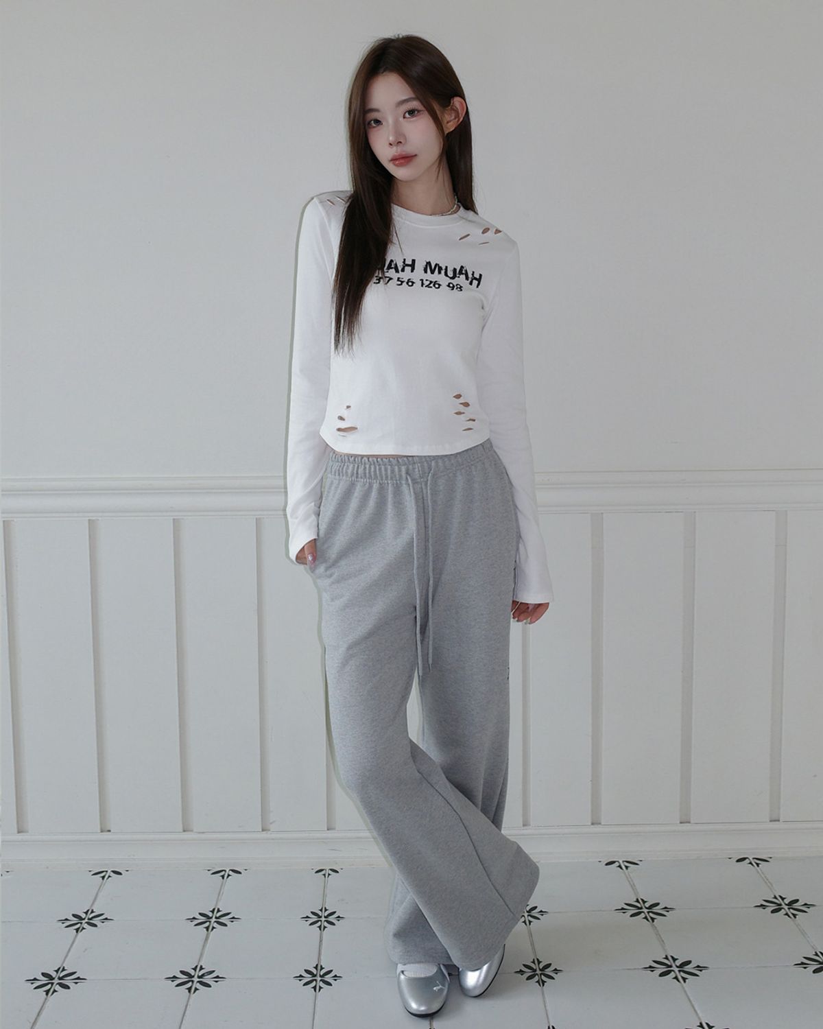 무아무아(MUAHMUAH) 크랙 무아 프린팅 긴팔티 [화이트]