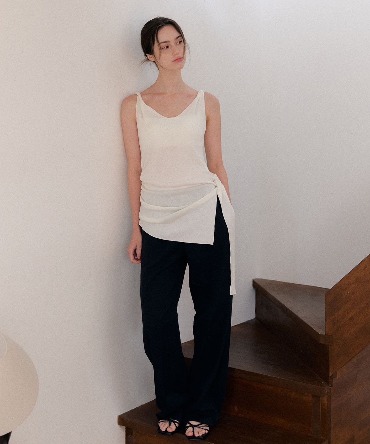 머지앤밍글(MERGE&MINGLE) Hera Shirring Belt Deep V Sleeveless Knit Top Blouse (Ivory)