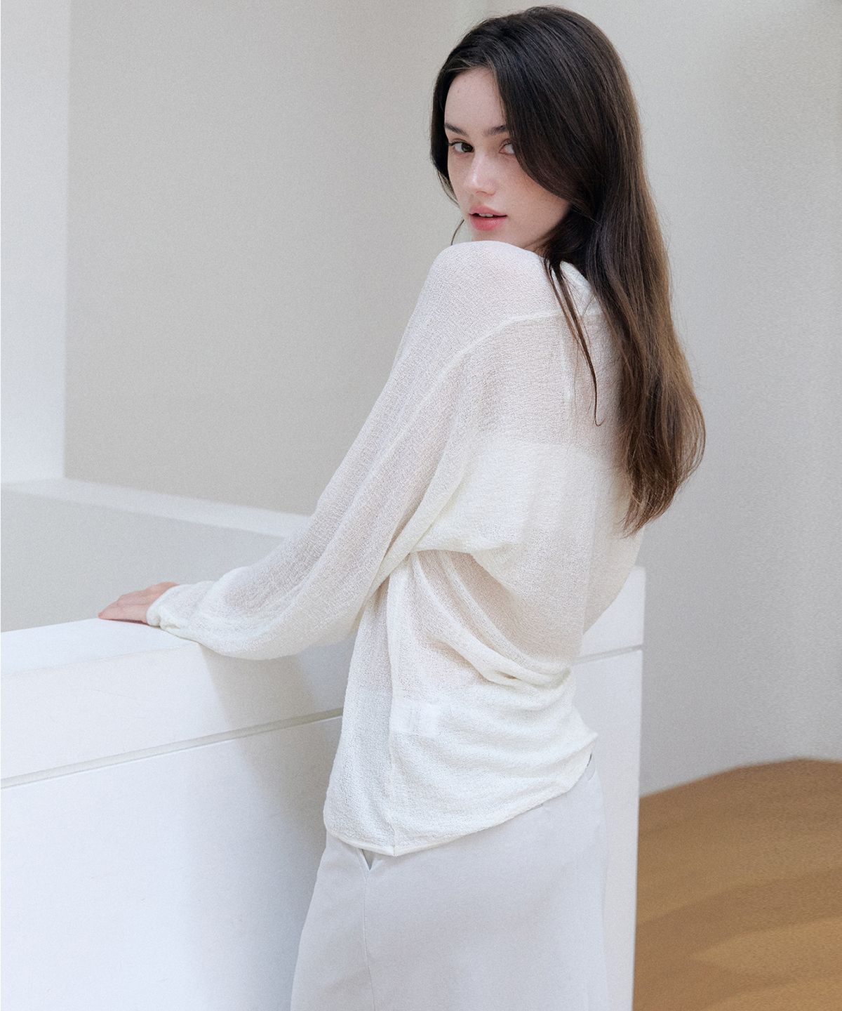머지앤밍글(MERGE&MINGLE) Robin Sheer Dry Terry Boucle Knit Top (Ivory)