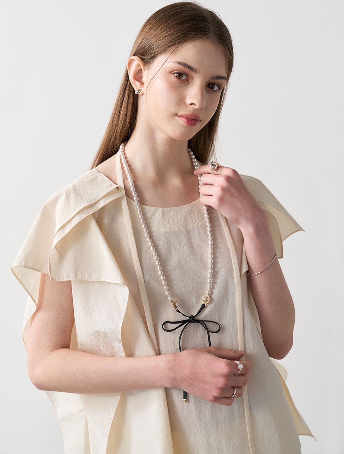 르이엘(LE YIEL) Ribbon Flare Blouse_Ivory 리본 플레어 블라우스_아이보리