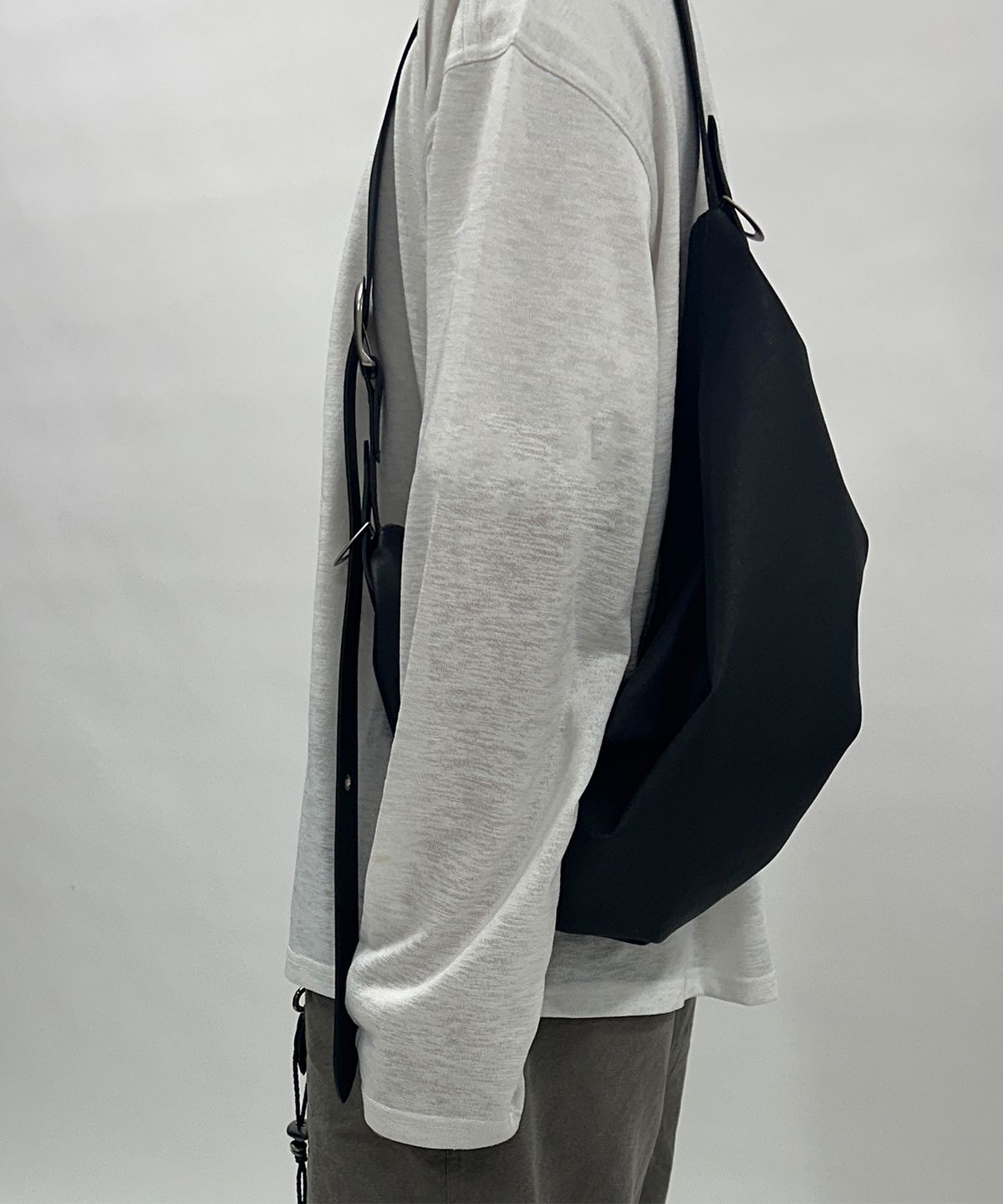 에크라(ECHRA) halo shoulder bag [leather black]