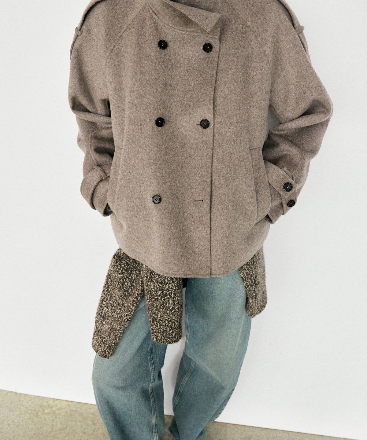 마시모두띠(MASSIMO DUTTI) 버튼 디테일 쇼트 트렌치코트