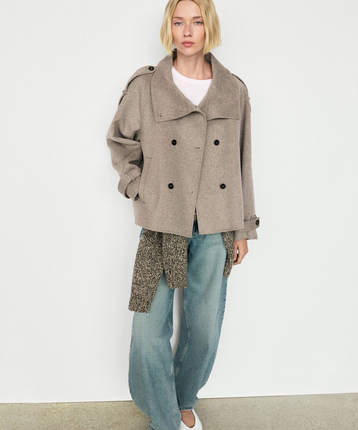 마시모두띠(MASSIMO DUTTI) 버튼 디테일 쇼트 트렌치코트