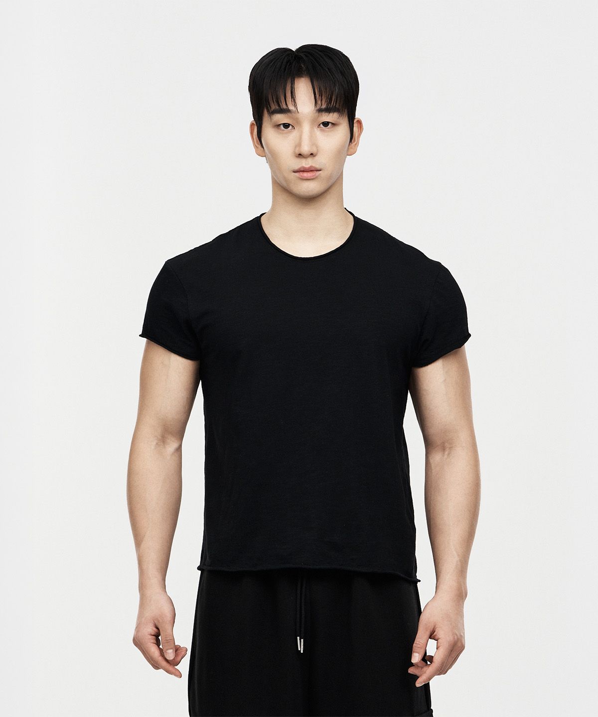 제이엘브(JELEVE) 컷오프 레귤러핏 숏슬리브