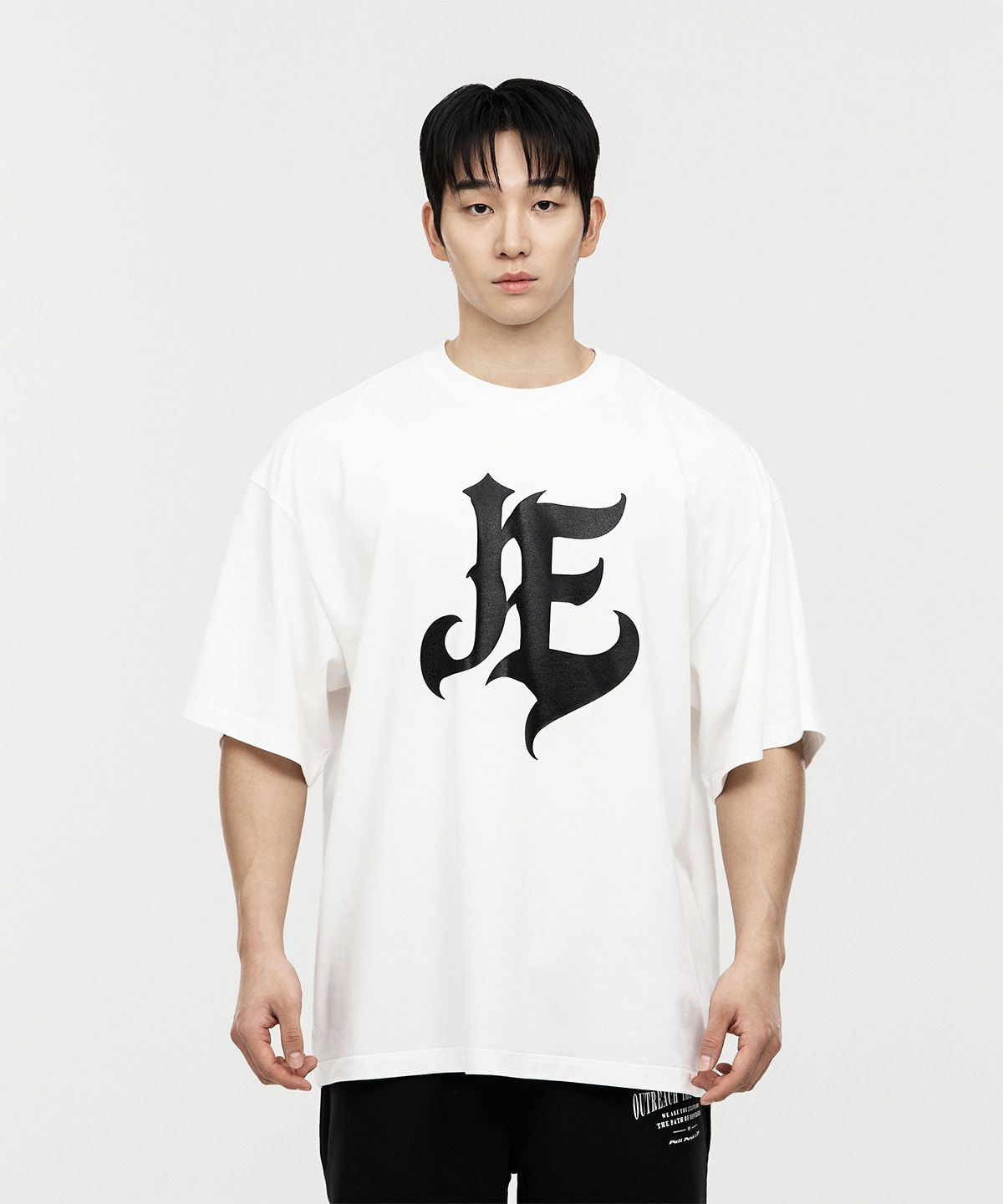 제이엘브(JELEVE) 빅엠블럼 오버핏 숏슬리브