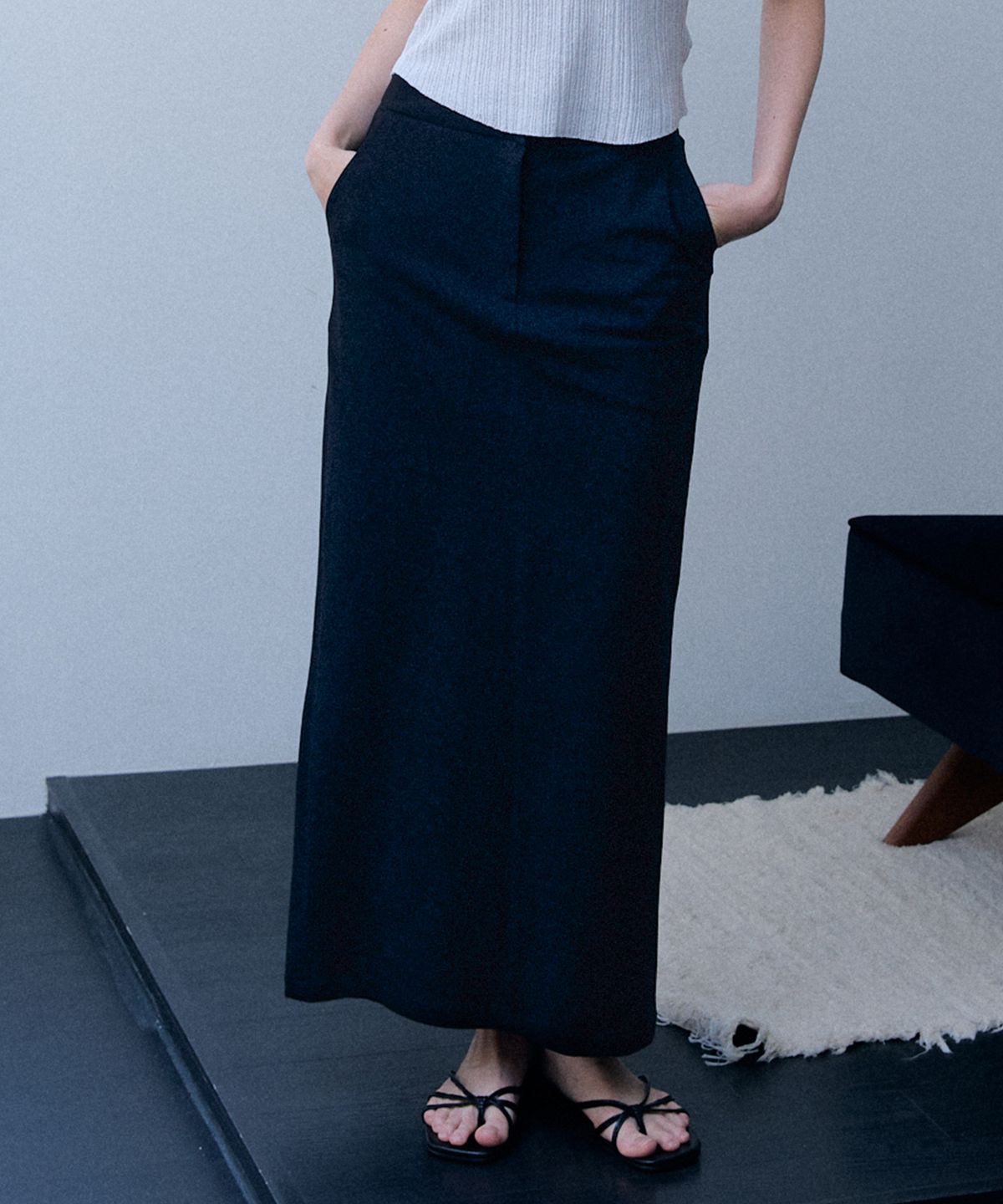 머지앤밍글(MERGE&MINGLE) Ella Stretch Maxi Skirt (Black)