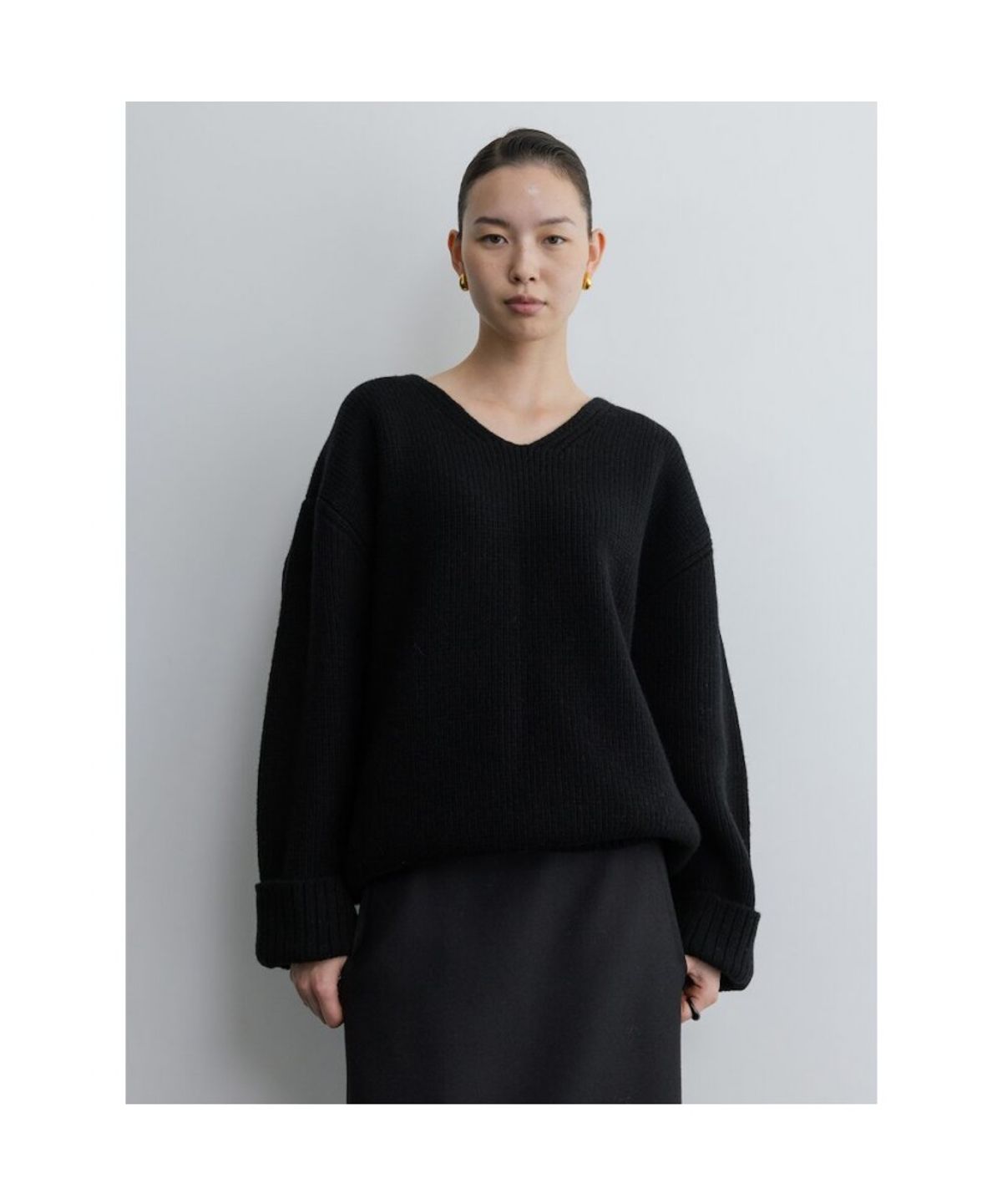 디애퍼처(THE APERTURE) Bulky V Neck Sweater  Black (TA5X51A045)