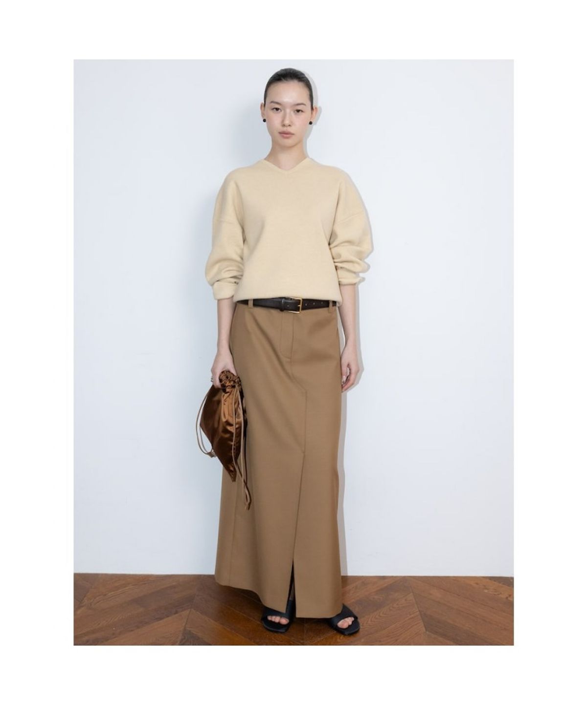 디애퍼처(THE APERTURE) 90S V Neck Knit Top  Beige (TA6251A05A)