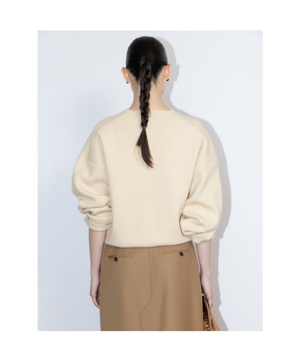 디애퍼처(THE APERTURE) 90S V Neck Knit Top  Beige (TA6251A05A)