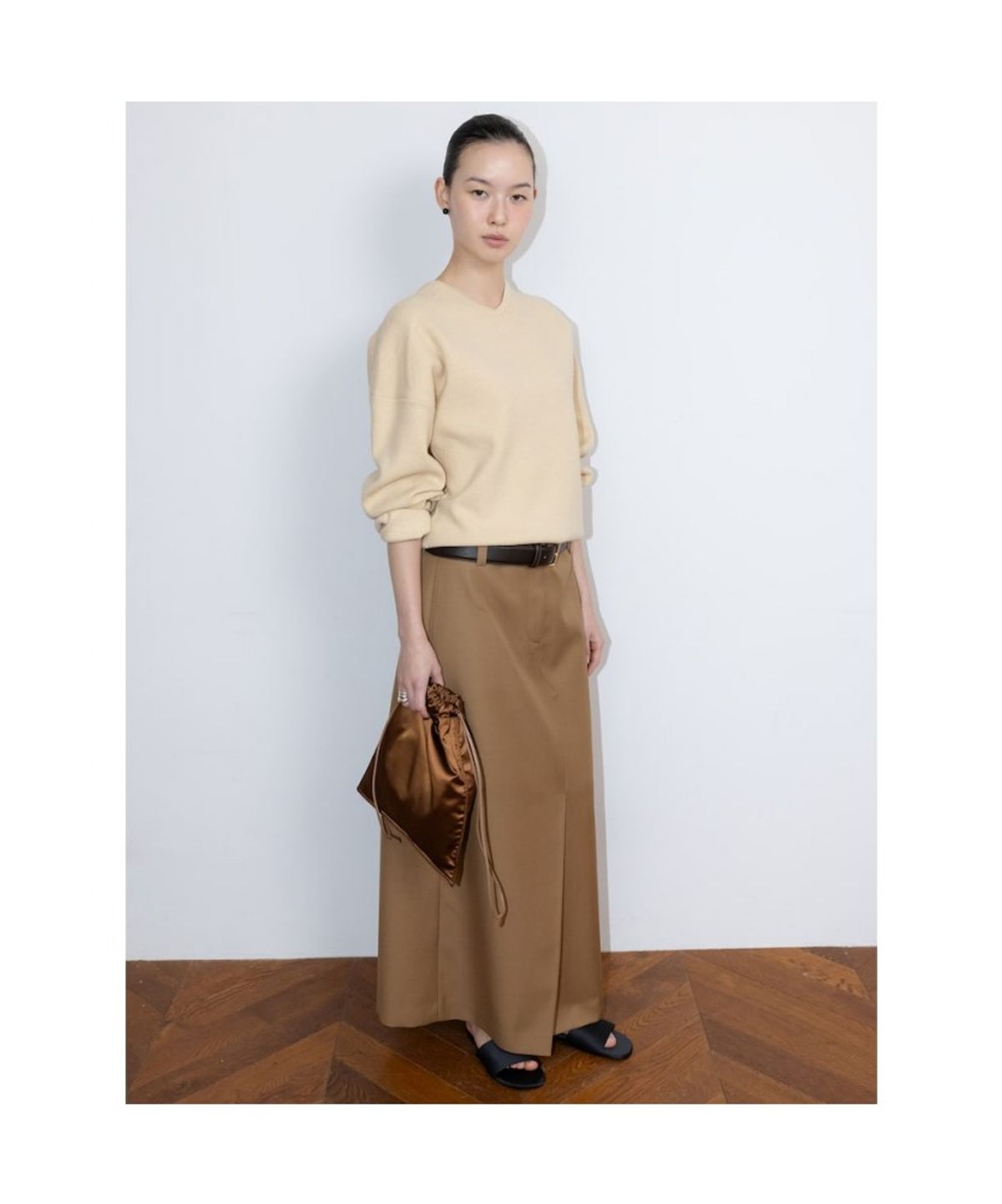 디애퍼처(THE APERTURE) 90S V Neck Knit Top  Beige (TA6251A05A)