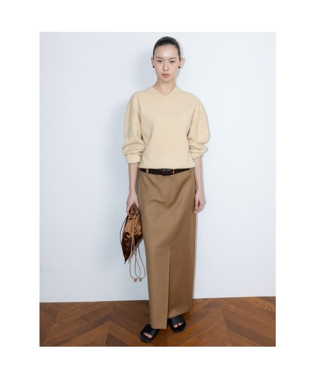 디애퍼처(THE APERTURE) 90S V Neck Knit Top  Beige (TA6251A05A)