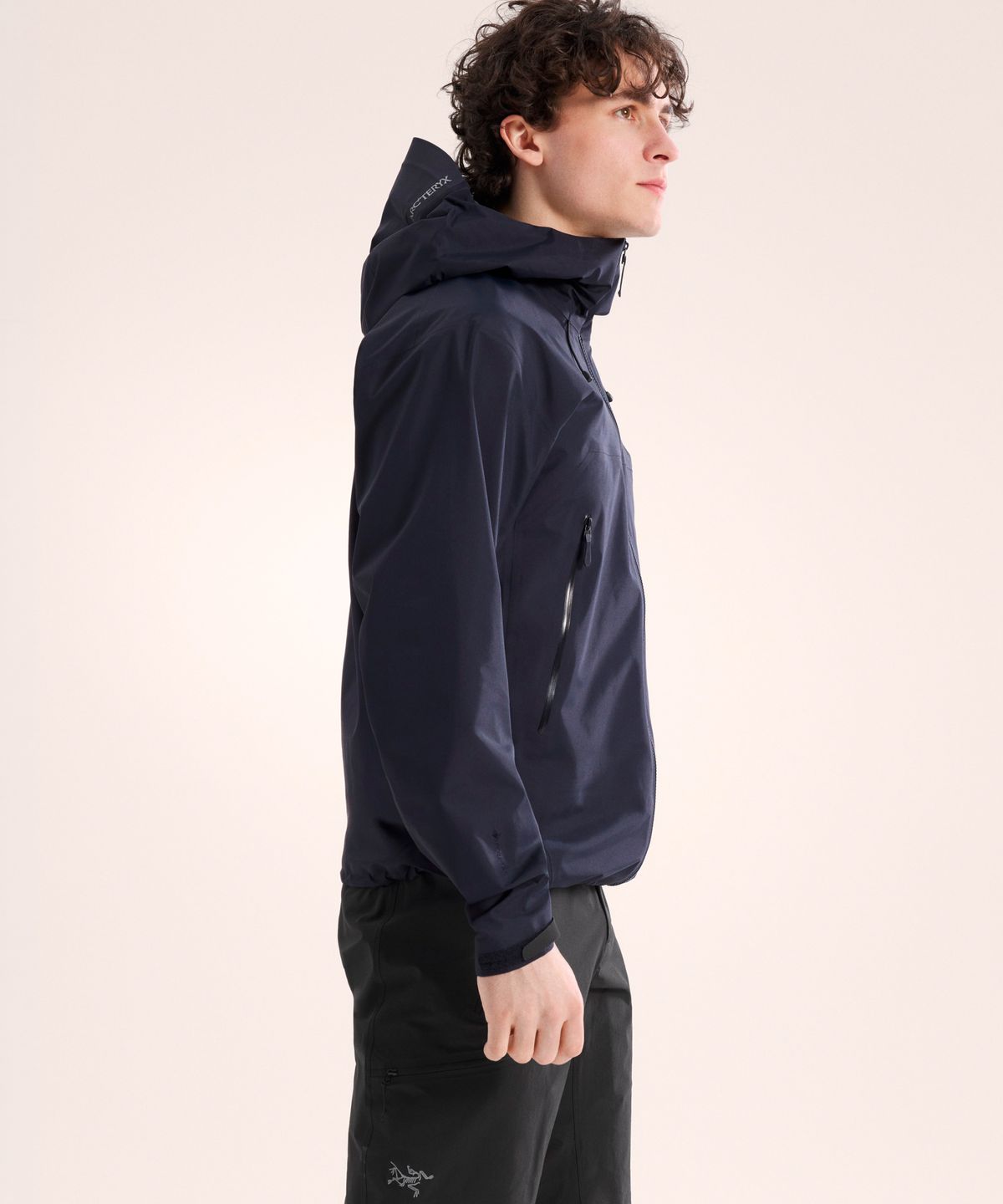 아크테릭스(ARCTERYX) 베타 SL 자켓 남성 - BLACK SAPPHIRE / AJQSM10552
