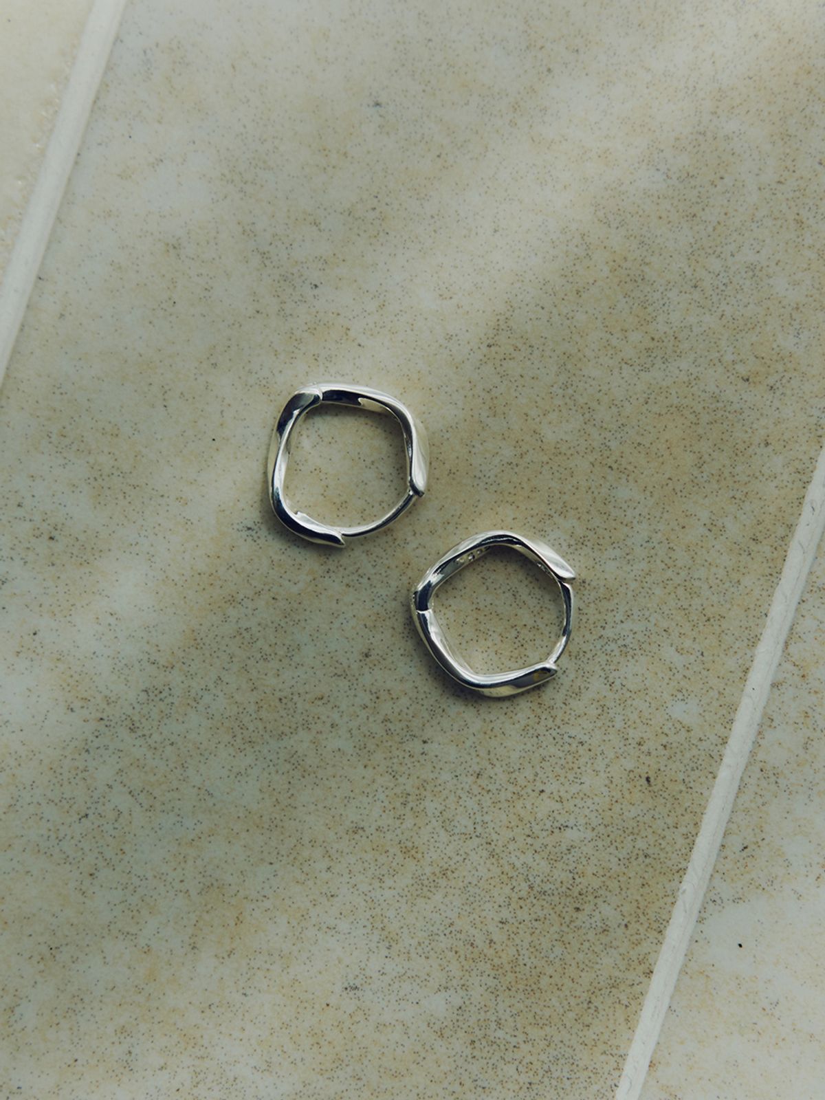 이너프(ENUFF) (silver 925) Melo flat earring