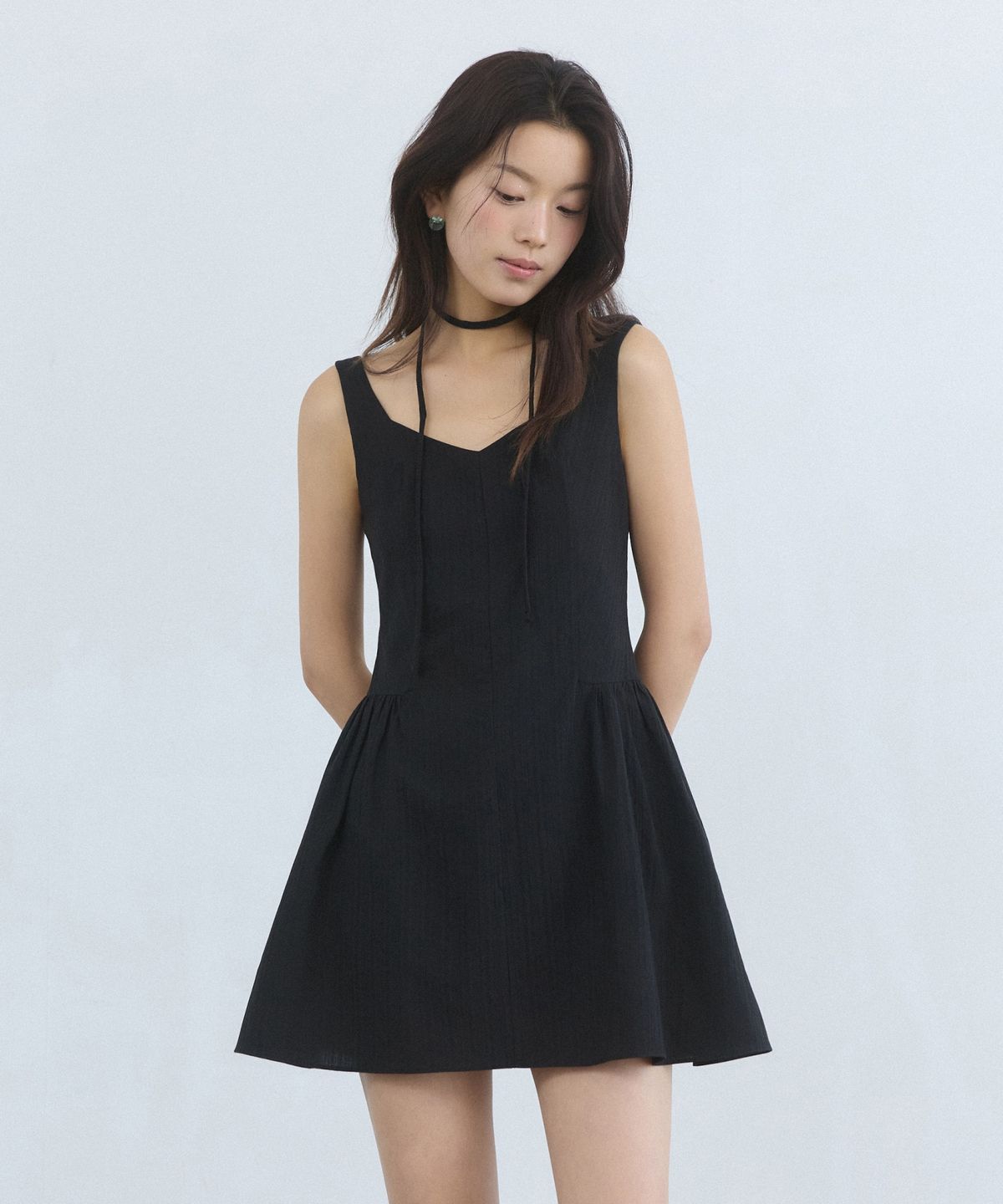 어다울(ADAUL) Fit flare sleeveless mini dress - black