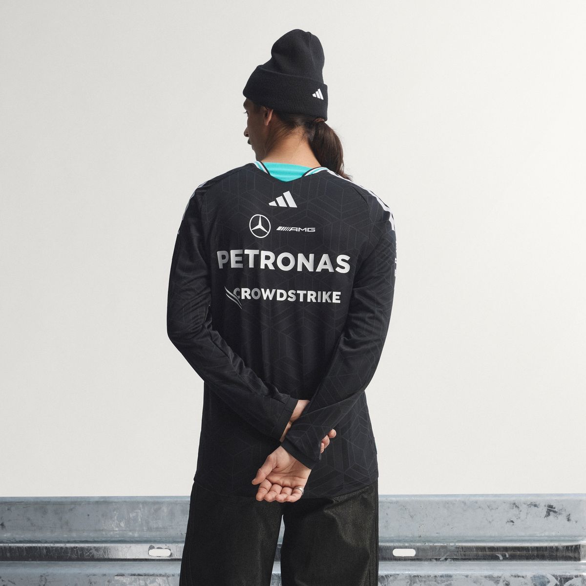 아디다스(ADIDAS) 메르세데스 - AMG 페트로나스 포뮬러 1 팀 드라이버 저지 어센틱 롱 슬리브 KE5309
