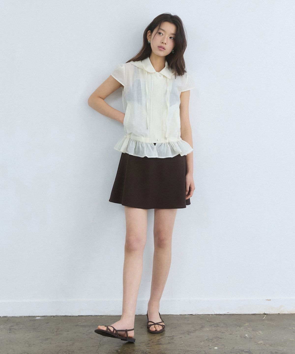 어다울(ADAUL) Sheer texture frill hood blouson - cream