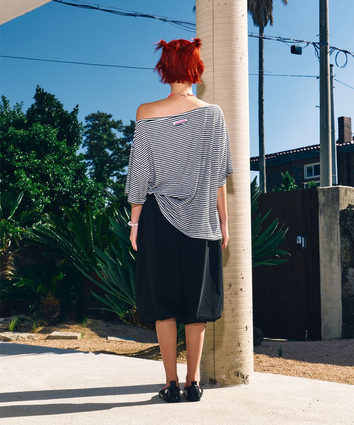 하이타이드 프랭키(HIGHTIDEFRANKIE) No Shade Off Shoulder Tee White