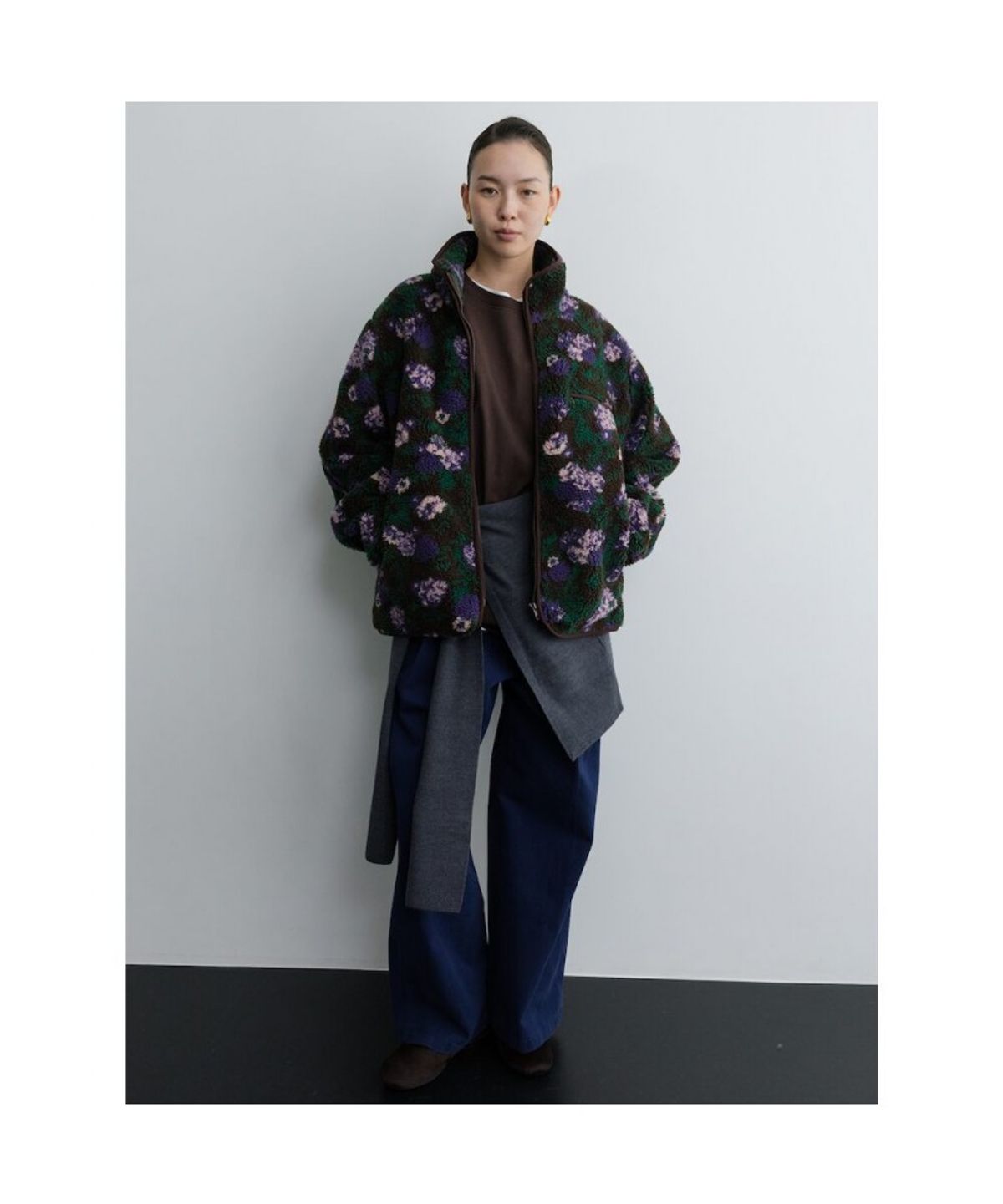 디애퍼처(THE APERTURE) Unisex Flower Fleece Jacket  Brown (TA6139A05D)
