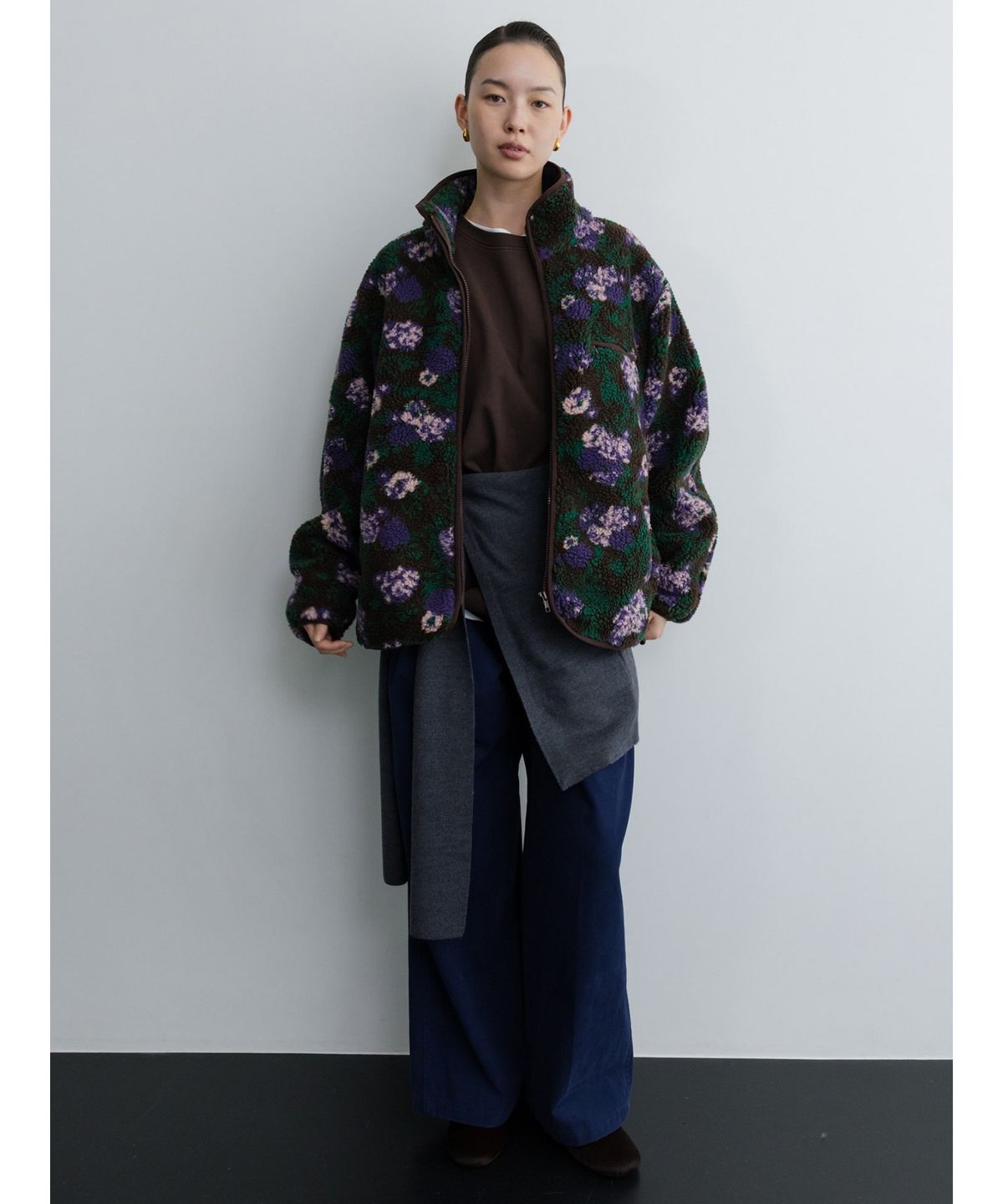 디애퍼처(THE APERTURE) Unisex Flower Fleece Jacket  Brown (TA6139A05D)
