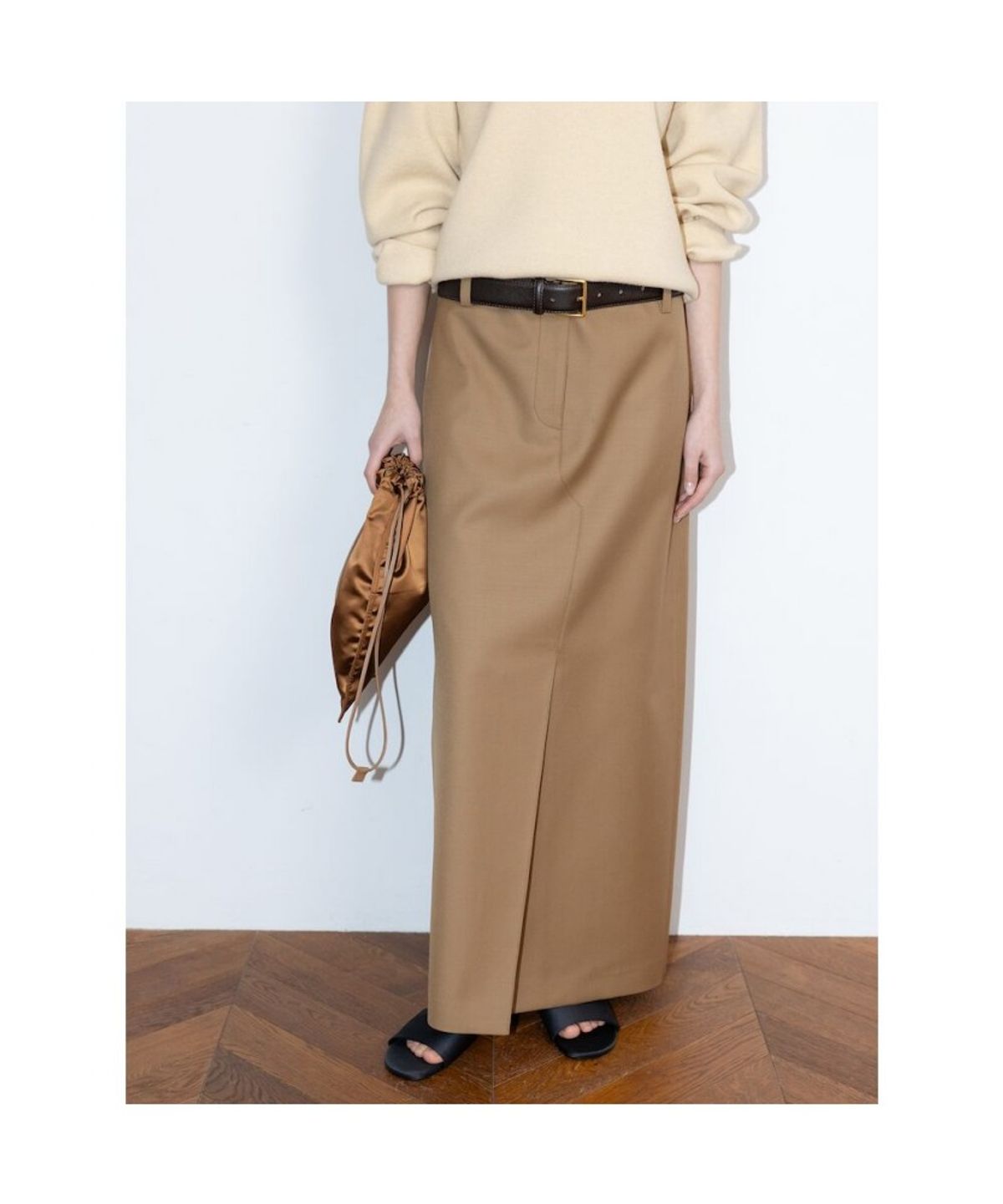 디애퍼처(THE APERTURE) CharlieLong Skirt  Beige (TA6227A07A)