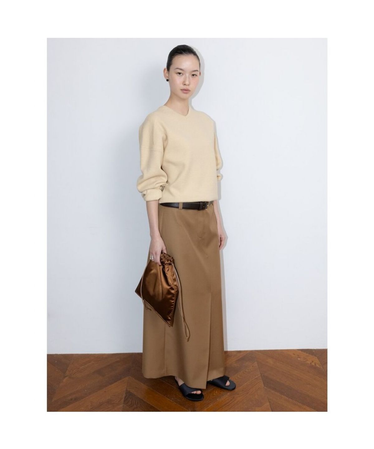 디애퍼처(THE APERTURE) CharlieLong Skirt  Beige (TA6227A07A)
