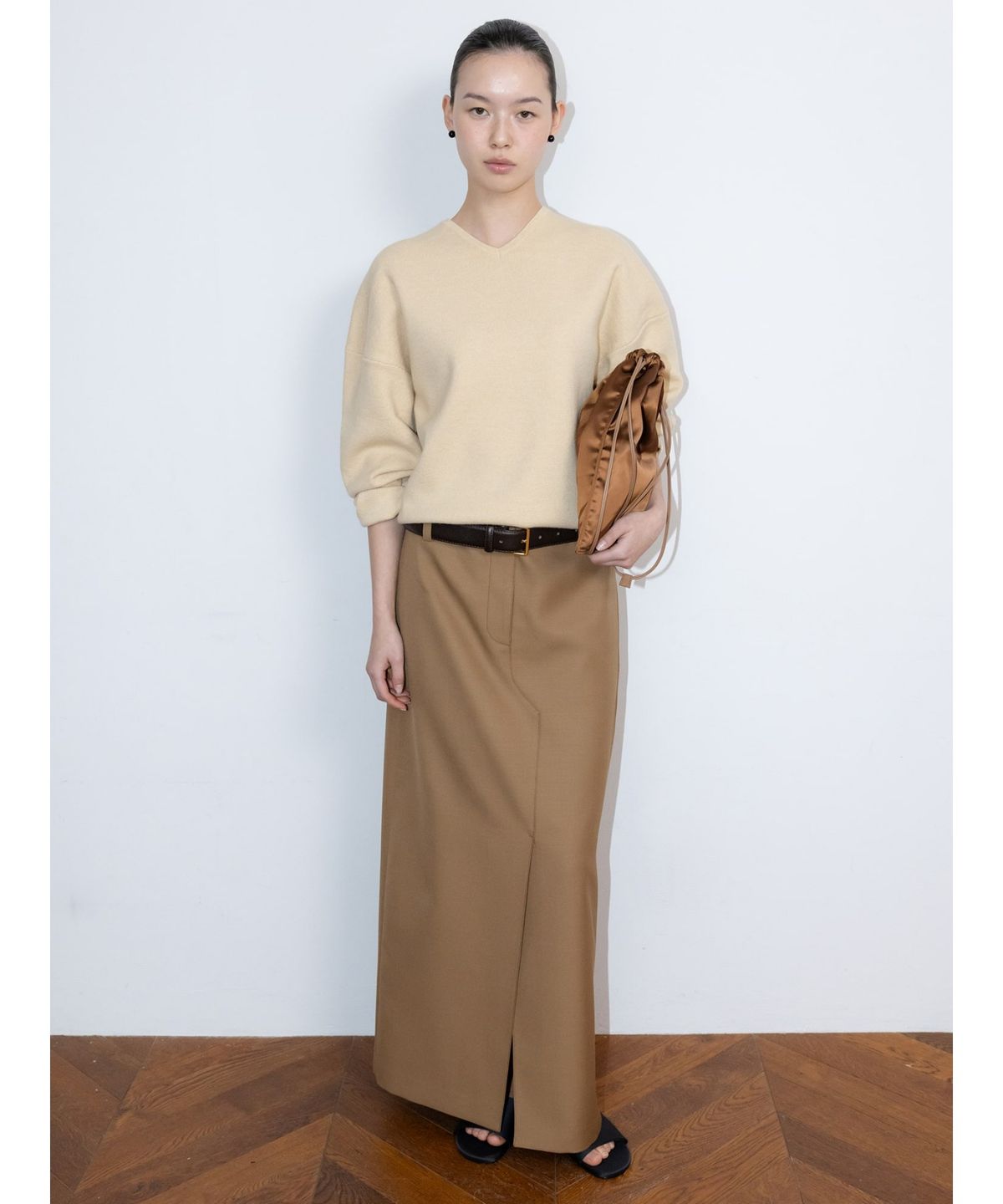 디애퍼처(THE APERTURE) CharlieLong Skirt  Beige (TA6227A07A)