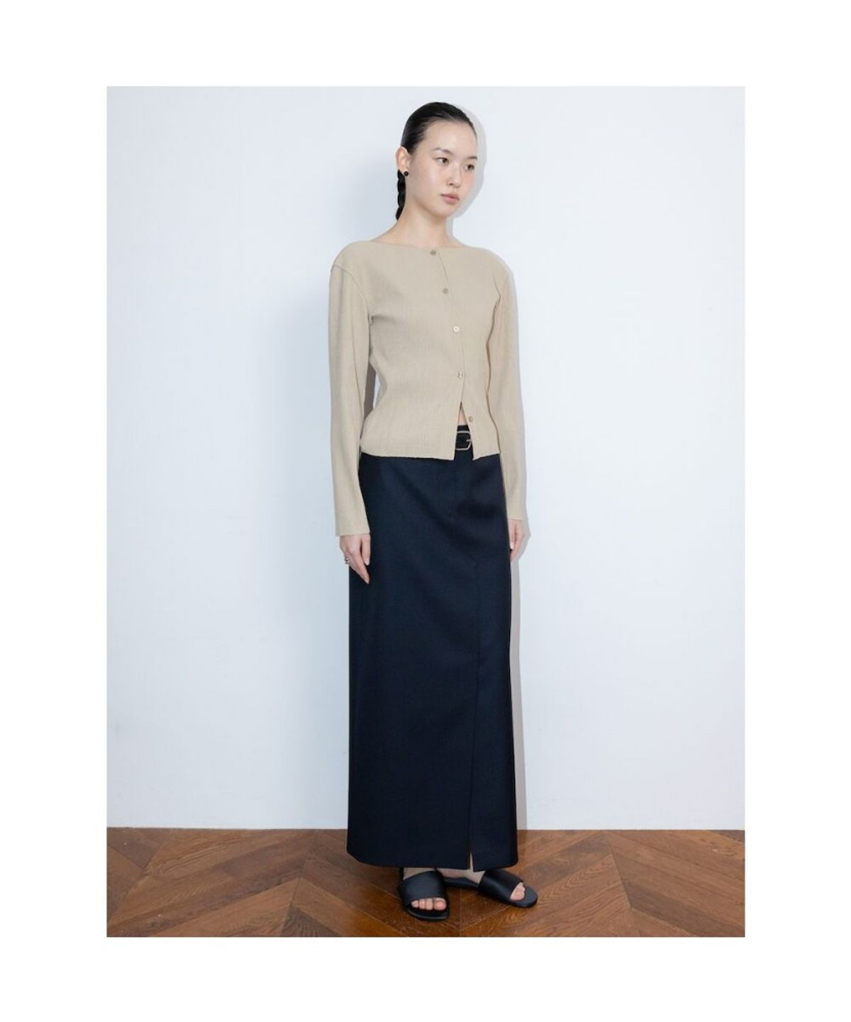 디애퍼처(THE APERTURE) CharlieLong Skirt  Navy (TA6227A07R)
