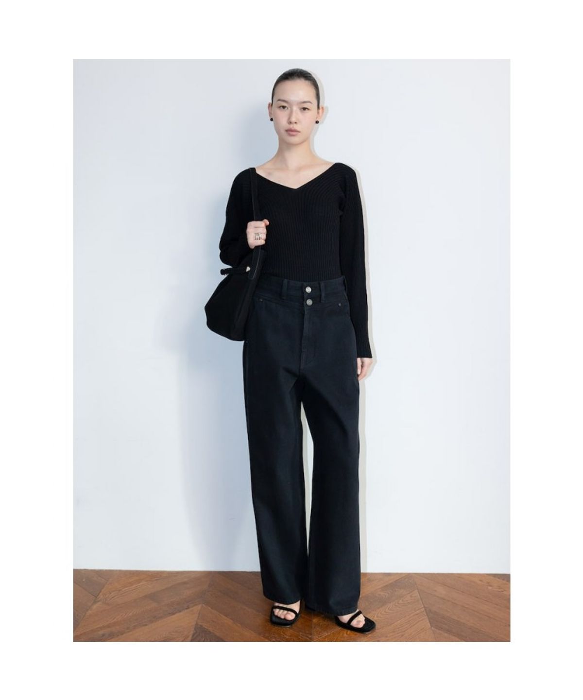 디애퍼처(THE APERTURE) Bucket Belt Bag  Black (TA62D4A015)