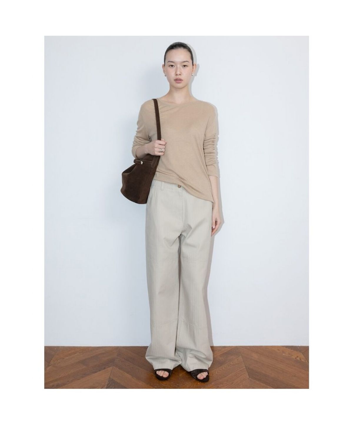 디애퍼처(THE APERTURE) Bucket Belt Bag  Brown (TA62D4A01D)