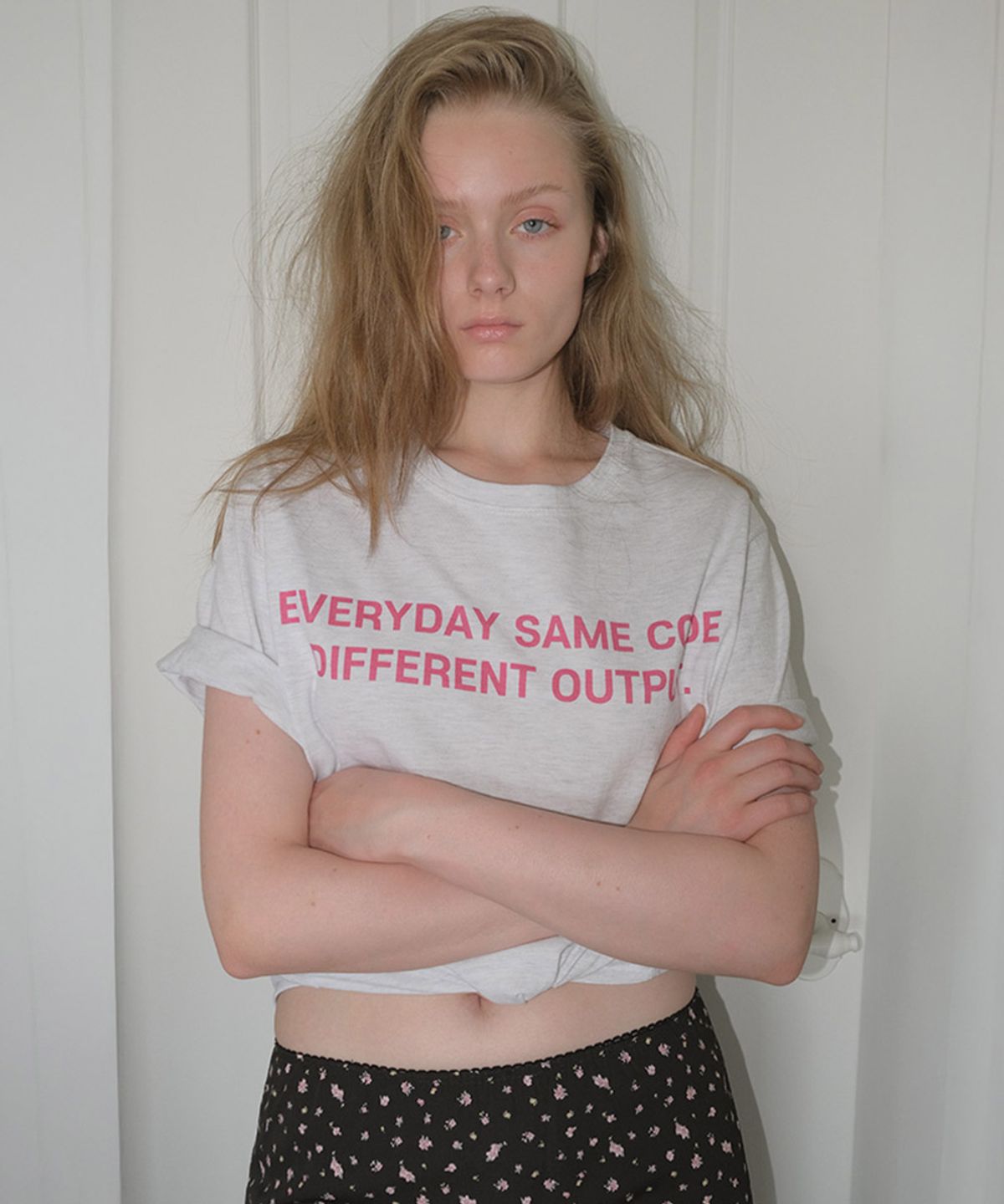 타버트(TARVERT) Code Lettering T-Shirt - White Melange