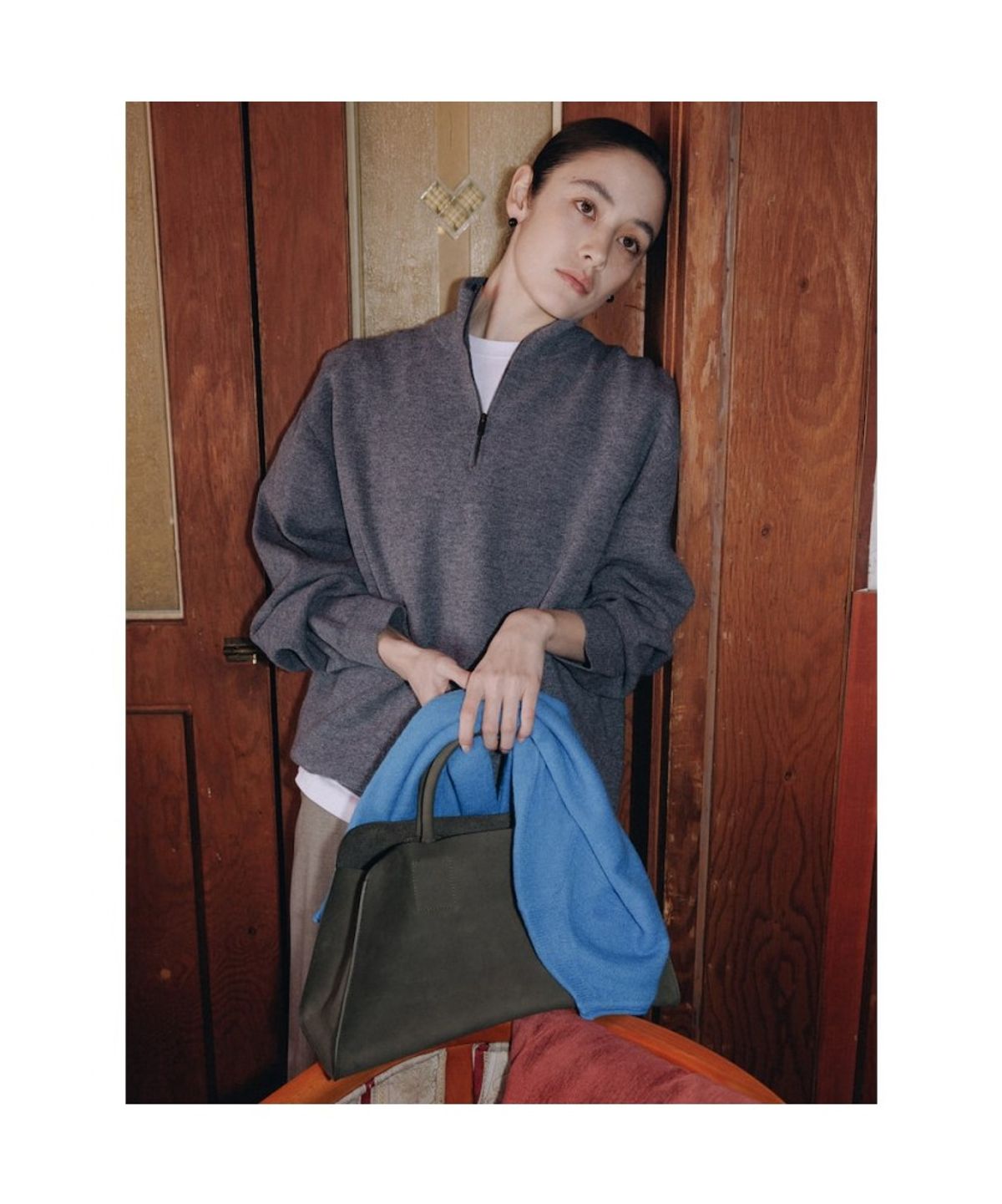 디애퍼처(THE APERTURE) Robbie Bag_Suede  Khaki (TA62D4A03H)