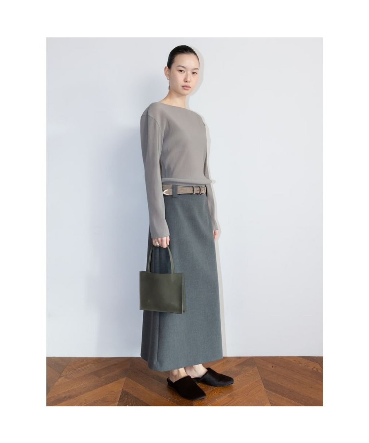 디애퍼처(THE APERTURE) Flip Bag_Suede  Khaki (TA62D4A05H)