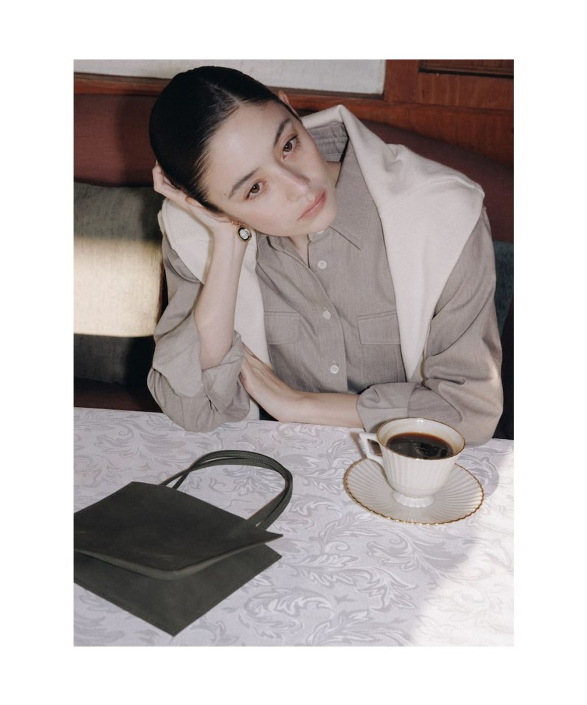디애퍼처(THE APERTURE) Flip Bag_Suede  Khaki (TA62D4A05H)