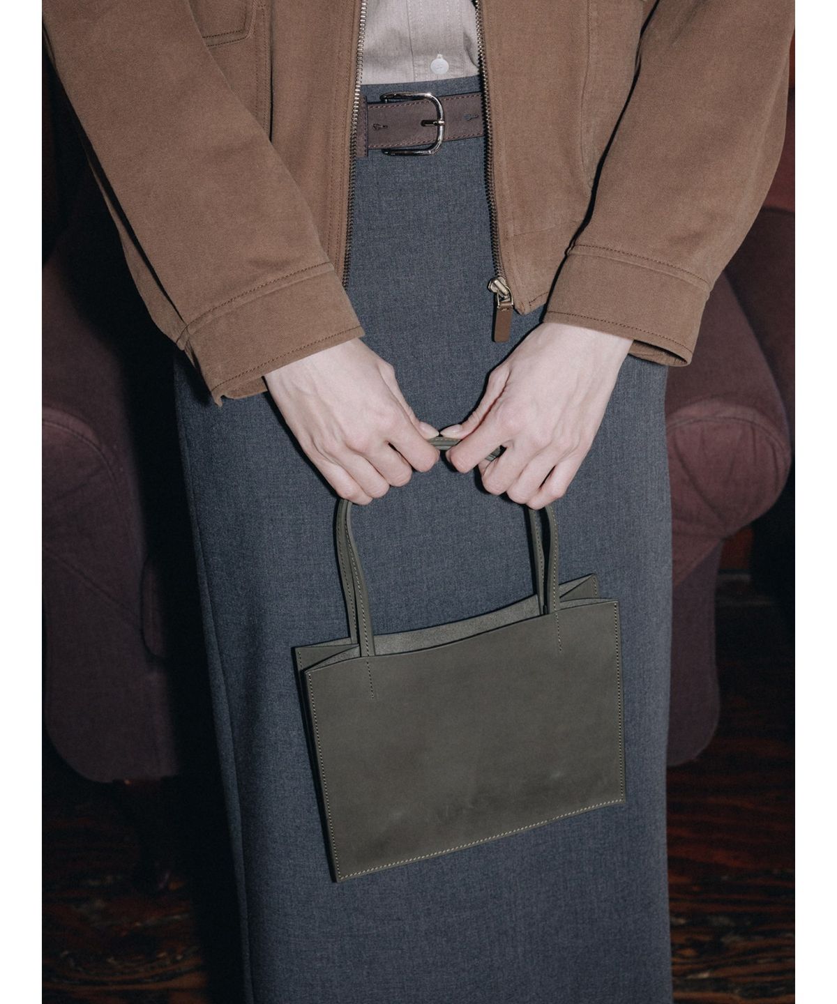 디애퍼처(THE APERTURE) Flip Bag_Suede  Khaki (TA62D4A05H)