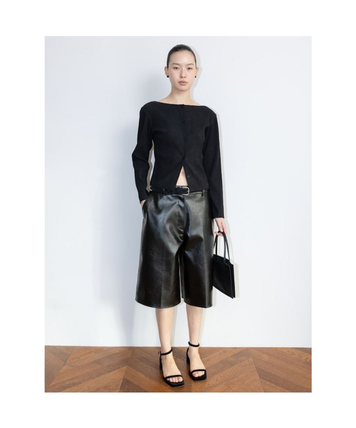 디애퍼처(THE APERTURE) Flip Bag_Leather  Black (TA62D4A055)
