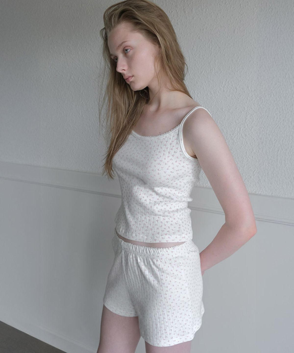 타버트(TARVERT) Lucy Eyelet Shorts - Ivory