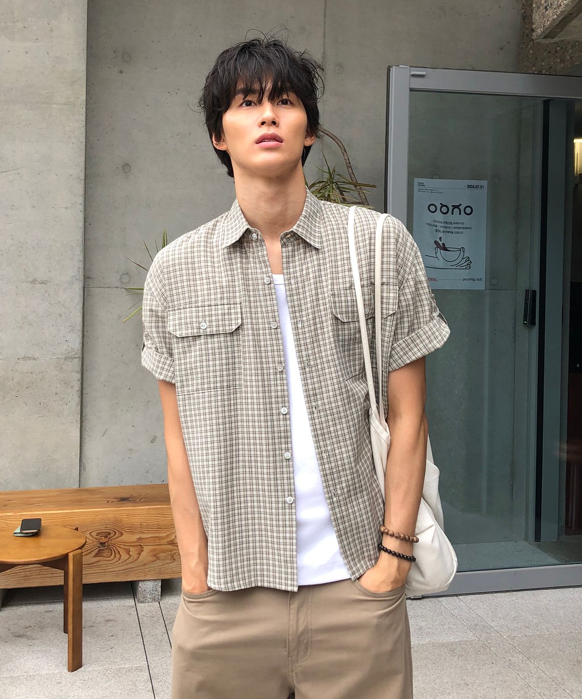 데이(THEY) 롤업 투포켓 무드 체크 하프 셔츠