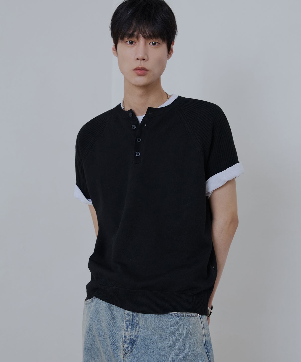노드유(NODU) 라글란 헨리넥 리브드 크롭 니트 [블랙]