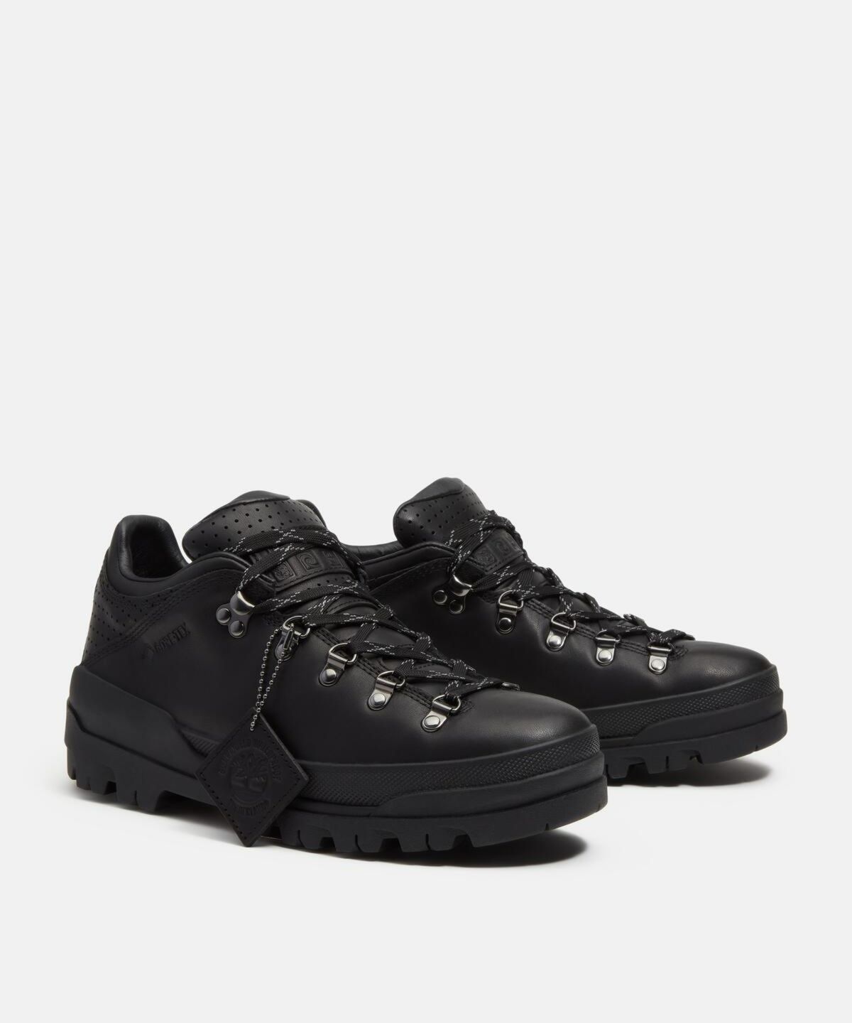 팀버랜드(TIMBERLAND) (남성) 월드 하이커 로우 부츠 - 블랙 / A418G-W02
