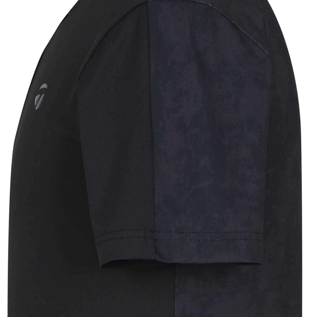 테일러메이드 어패럴(TAYLORMADE APPAREL) 26SS 남성 등판 패턴 카라 반팔 티셔츠 TT6-22HG44-199